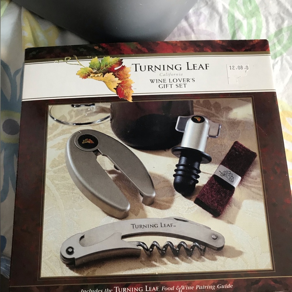 Turning Leaf wine lovers gift set nwt